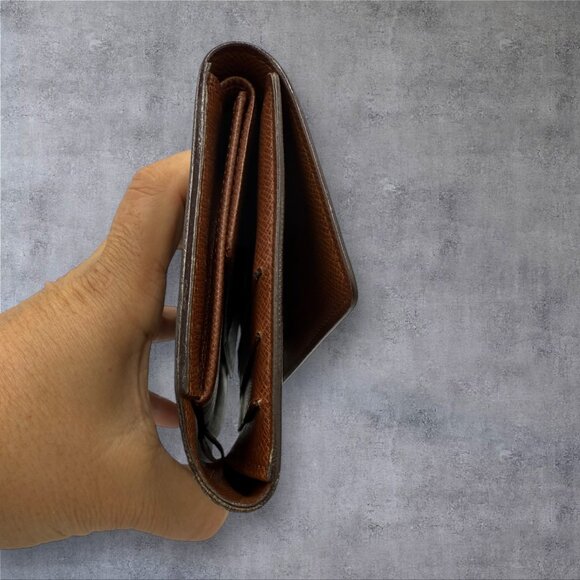 Louis Vuitton Monogram International Wallet - Picture 4 of 12